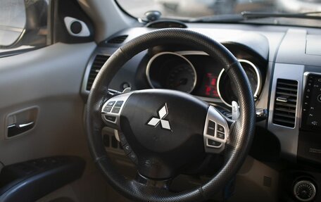 Mitsubishi Outlander III рестайлинг 3, 2007 год, 1 000 000 рублей, 15 фотография