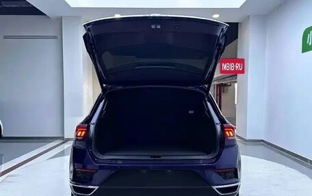 Volkswagen T-Roc I, 2022 год, 1 254 000 рублей, 9 фотография