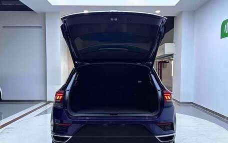 Volkswagen T-Roc I, 2022 год, 1 254 000 рублей, 19 фотография