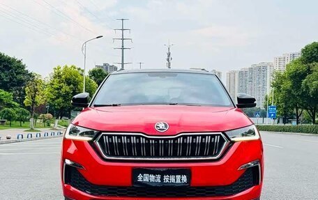 Skoda Karoq I, 2023 год, 1 580 000 рублей, 2 фотография