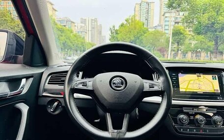 Skoda Karoq I, 2023 год, 1 580 000 рублей, 10 фотография