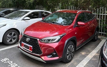 Toyota Yaris XP150 рестайлинг, 2022 год, 1 210 000 рублей, 1 фотография