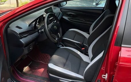Toyota Yaris XP150 рестайлинг, 2022 год, 1 210 000 рублей, 5 фотография