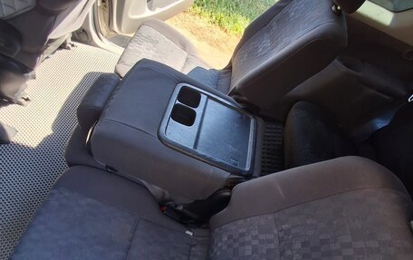 Toyota Avensis Verso I рестайлинг, 2002 год, 800 000 рублей, 5 фотография