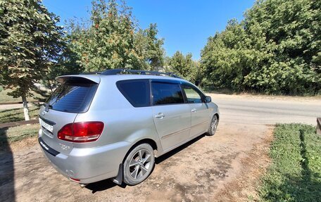 Toyota Avensis Verso I рестайлинг, 2002 год, 800 000 рублей, 13 фотография