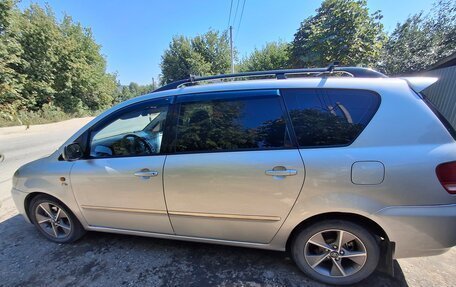 Toyota Avensis Verso I рестайлинг, 2002 год, 800 000 рублей, 10 фотография