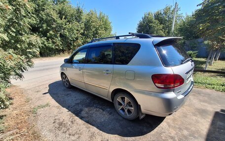 Toyota Avensis Verso I рестайлинг, 2002 год, 800 000 рублей, 14 фотография