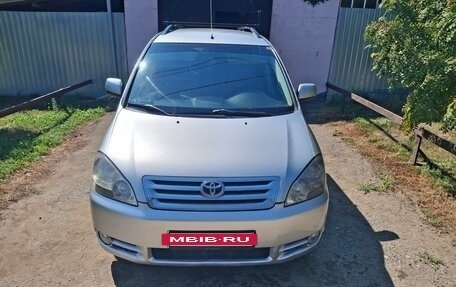 Toyota Avensis Verso I рестайлинг, 2002 год, 800 000 рублей, 2 фотография
