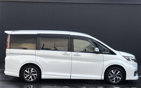 Honda Stepwgn IV, 2021 год, 1 955 000 рублей, 8 фотография