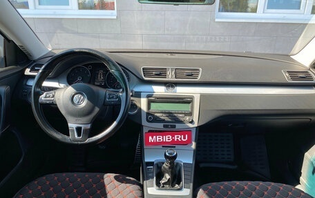 Volkswagen Passat B7, 2011 год, 915 000 рублей, 14 фотография