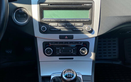 Volkswagen Passat B7, 2011 год, 915 000 рублей, 16 фотография