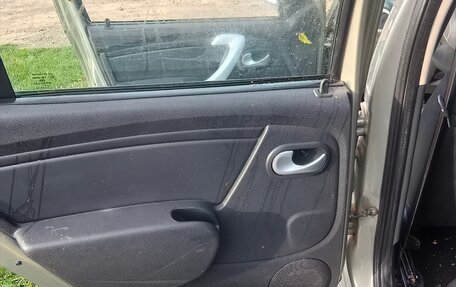 Renault Sandero I, 2012 год, 200 000 рублей, 17 фотография