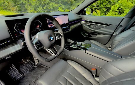 BMW 5 серия, 2024 год, 7 399 000 рублей, 12 фотография