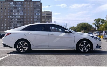 Hyundai Elantra, 2022 год, 2 015 000 рублей, 4 фотография