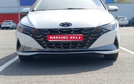 Hyundai Elantra, 2022 год, 2 015 000 рублей, 2 фотография