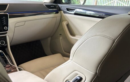 Skoda Superb III рестайлинг, 2018 год, 2 400 000 рублей, 7 фотография