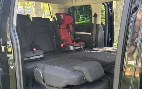 Peugeot Traveller I, 2018 год, 2 200 000 рублей, 10 фотография