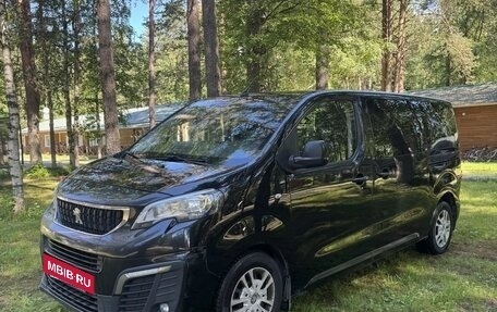 Peugeot Traveller I, 2018 год, 2 200 000 рублей, 4 фотография