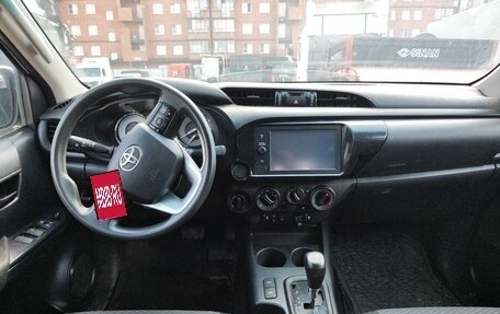 Toyota Hilux VIII, 2022 год, 2 573 600 рублей, 5 фотография