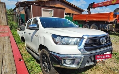 Toyota Hilux VIII, 2022 год, 2 573 600 рублей, 2 фотография