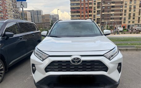 Toyota RAV4, 2021 год, 2 500 000 рублей, 2 фотография