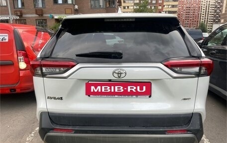 Toyota RAV4, 2021 год, 2 500 000 рублей, 4 фотография