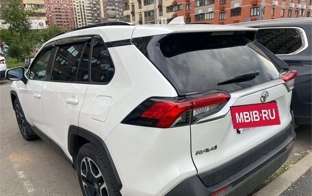 Toyota RAV4, 2021 год, 2 500 000 рублей, 6 фотография