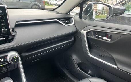 Toyota RAV4, 2021 год, 2 500 000 рублей, 9 фотография