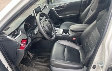 Toyota RAV4, 2021 год, 2 500 000 рублей, 7 фотография
