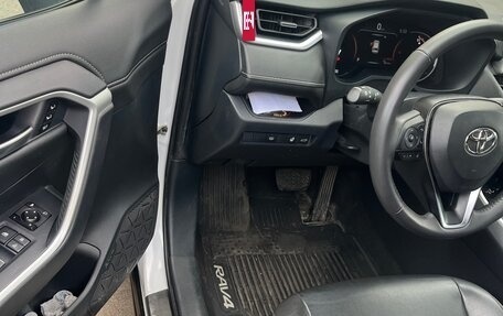 Toyota RAV4, 2021 год, 2 500 000 рублей, 15 фотография