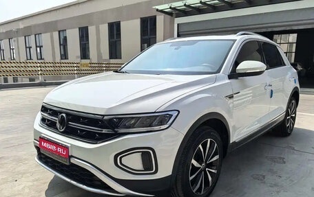 Volkswagen T-Roc I, 2023 год, 1 650 100 рублей, 1 фотография