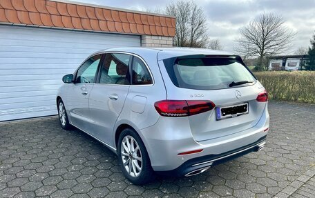 Mercedes-Benz B-Класс, 2019 год, 2 750 000 рублей, 4 фотография