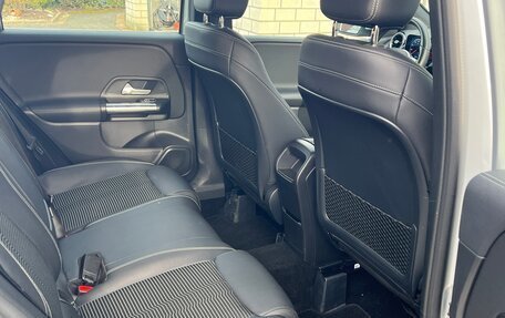 Mercedes-Benz B-Класс, 2019 год, 2 750 000 рублей, 13 фотография
