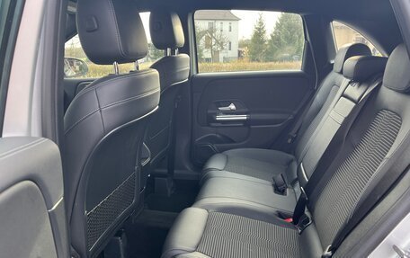 Mercedes-Benz B-Класс, 2019 год, 2 750 000 рублей, 14 фотография