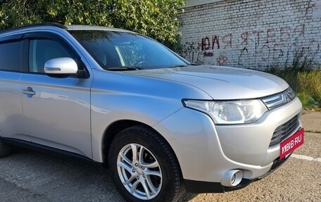 Mitsubishi Outlander III рестайлинг 3, 2012 год, 1 285 000 рублей, 4 фотография