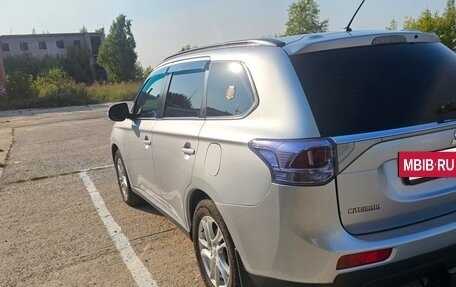 Mitsubishi Outlander III рестайлинг 3, 2012 год, 1 285 000 рублей, 5 фотография