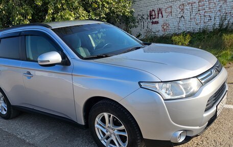 Mitsubishi Outlander III рестайлинг 3, 2012 год, 1 285 000 рублей, 7 фотография