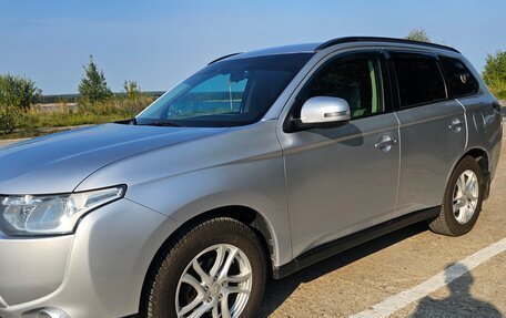 Mitsubishi Outlander III рестайлинг 3, 2012 год, 1 285 000 рублей, 6 фотография