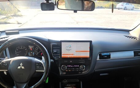 Mitsubishi Outlander III рестайлинг 3, 2012 год, 1 285 000 рублей, 9 фотография