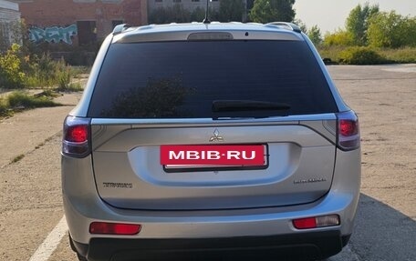 Mitsubishi Outlander III рестайлинг 3, 2012 год, 1 285 000 рублей, 17 фотография