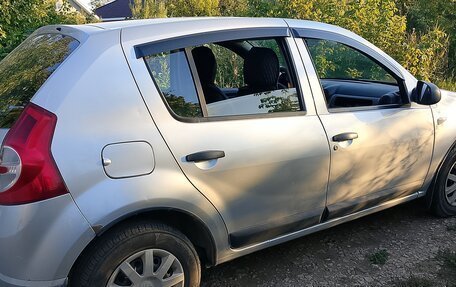 Renault Sandero I, 2013 год, 529 000 рублей, 2 фотография