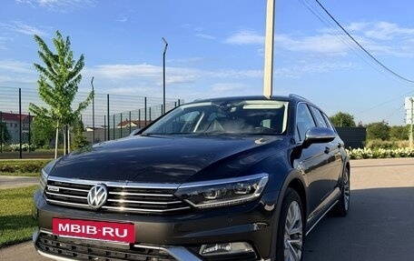 Volkswagen Passat B8 рестайлинг, 2018 год, 2 500 000 рублей, 3 фотография