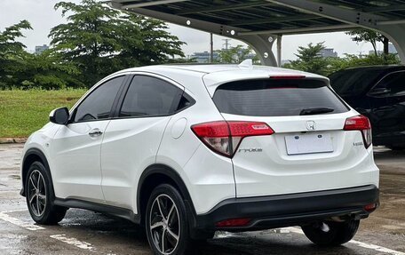 Honda Vezel, 2021 год, 1 541 000 рублей, 6 фотография