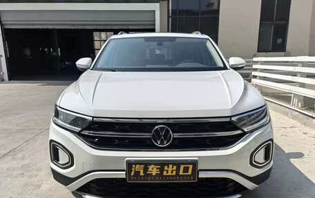 Volkswagen T-Roc I, 2023 год, 1 650 100 рублей, 2 фотография