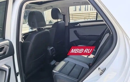 Volkswagen T-Roc I, 2023 год, 1 650 100 рублей, 8 фотография