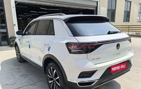 Volkswagen T-Roc I, 2023 год, 1 650 100 рублей, 6 фотография