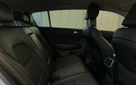 KIA Sportage IV рестайлинг, 2018 год, 2 140 000 рублей, 15 фотография