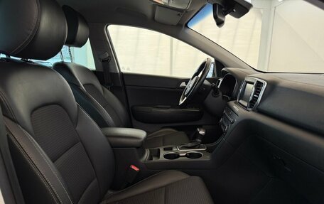 KIA Sportage IV рестайлинг, 2018 год, 2 140 000 рублей, 14 фотография