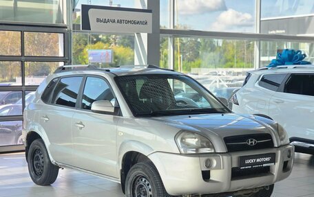 Hyundai Tucson III, 2007 год, 645 000 рублей, 1 фотография