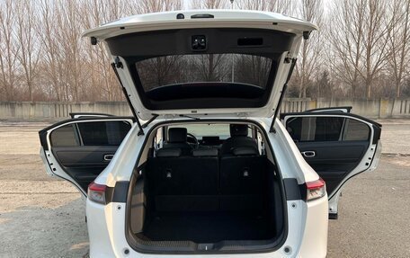 Honda Vezel, 2023 год, 1 817 000 рублей, 15 фотография